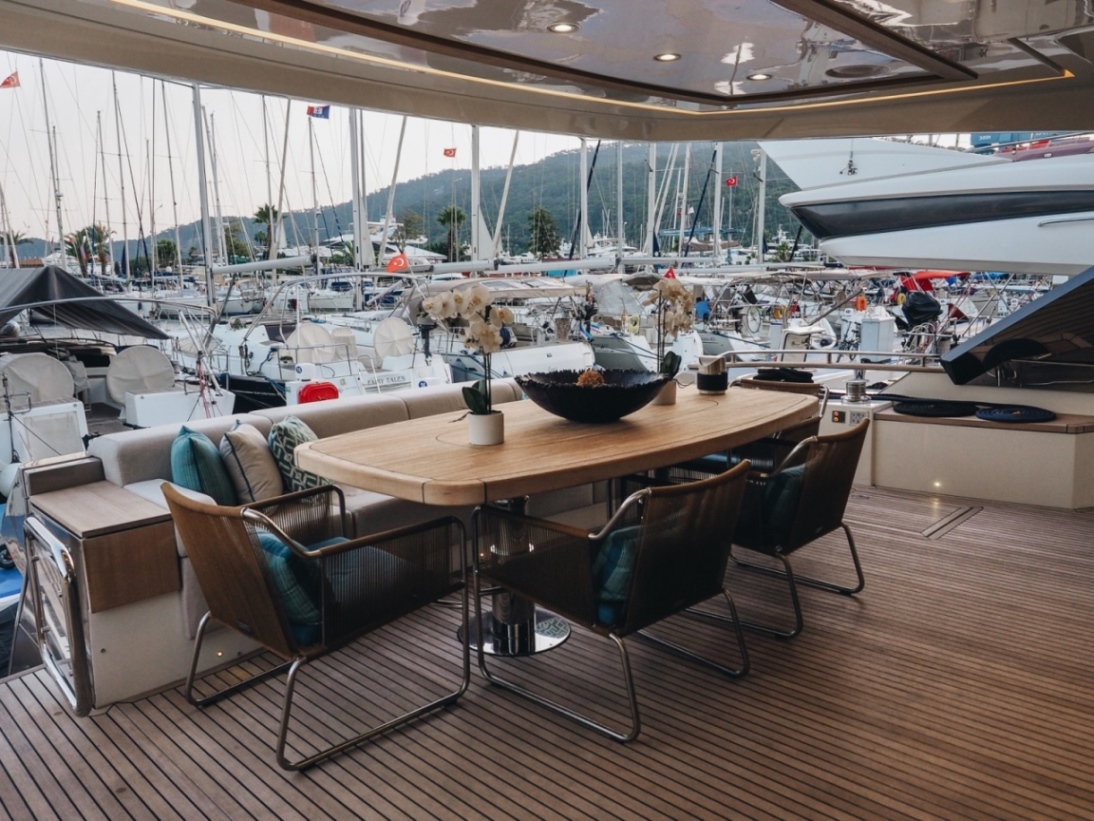 MONTE CARLO YACHTS 80 2018