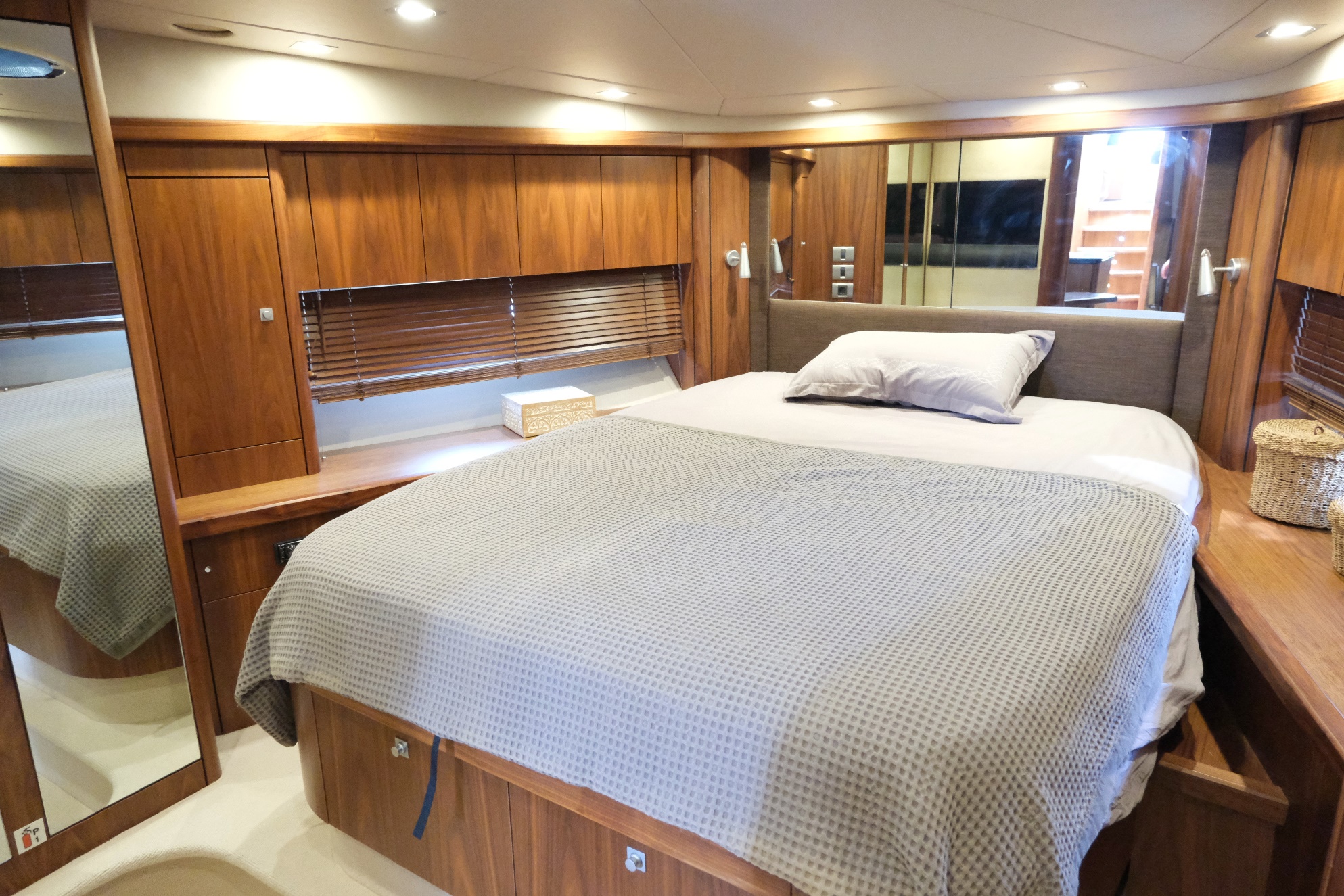 SUNSEEKER Predator 74 2009