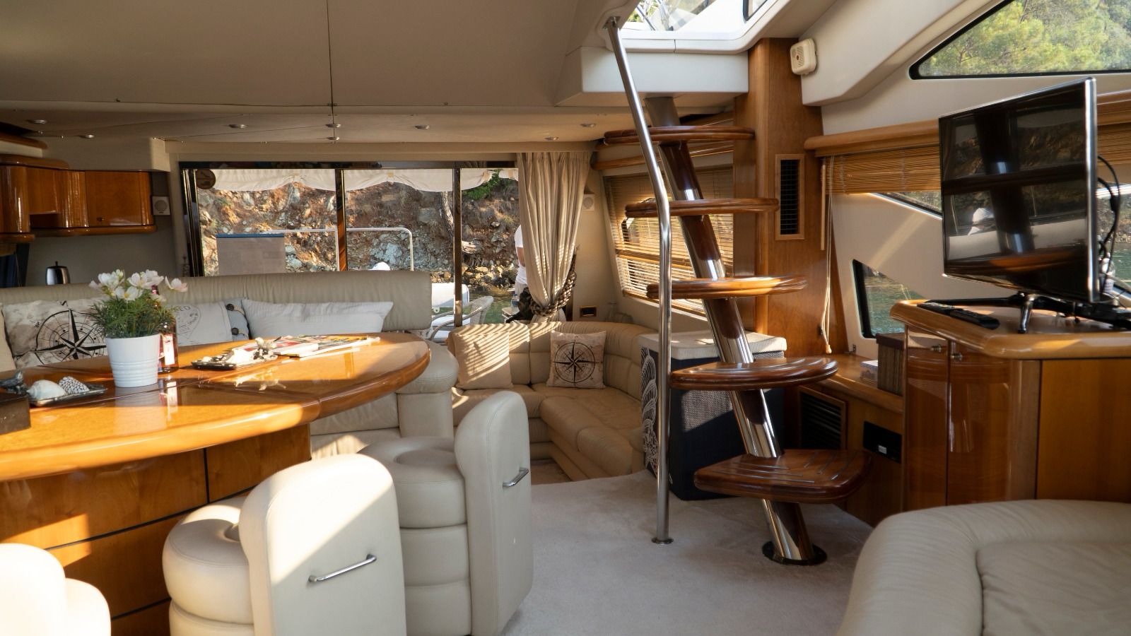 SUNSEEKER Manhattan 64 2000