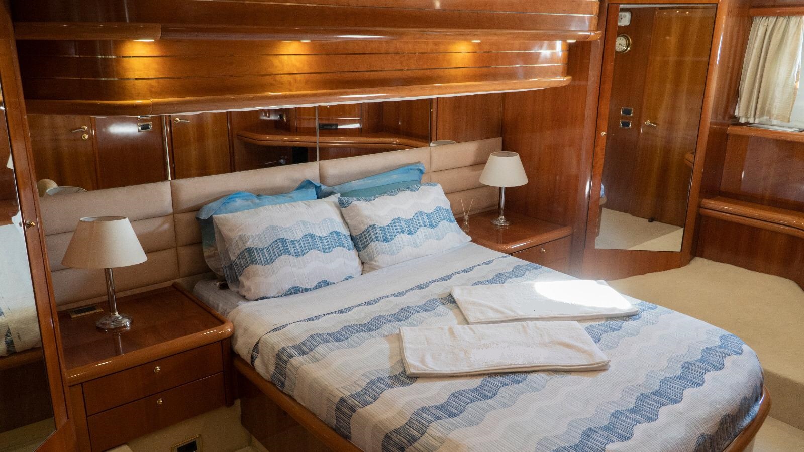 SUNSEEKER Manhattan 64 2000