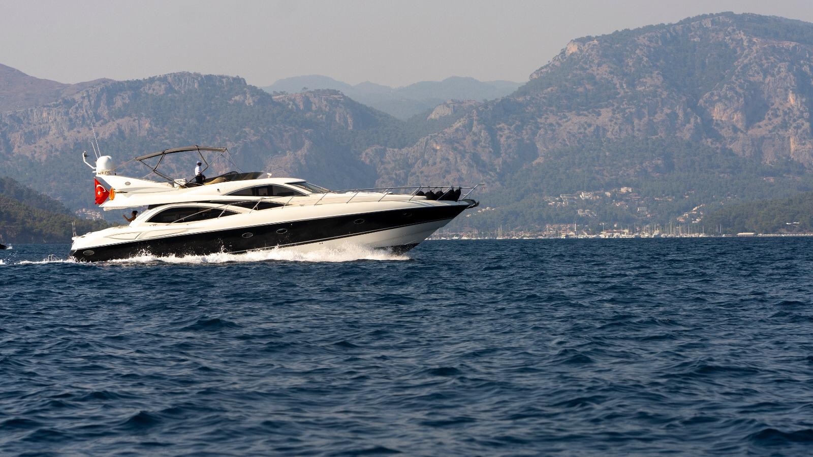 SUNSEEKER Manhattan 64 2000