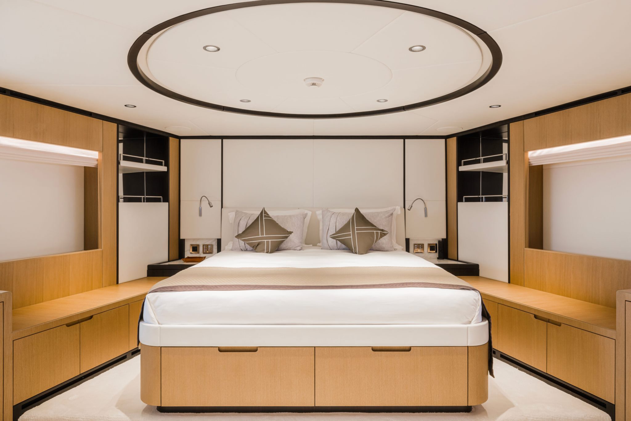 MAJESTY YACHTS 120 2023 OLIVIA