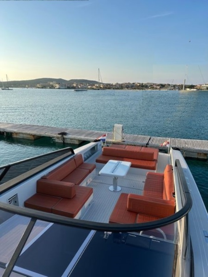 VanDutch 55 2018 GOLDFINGER