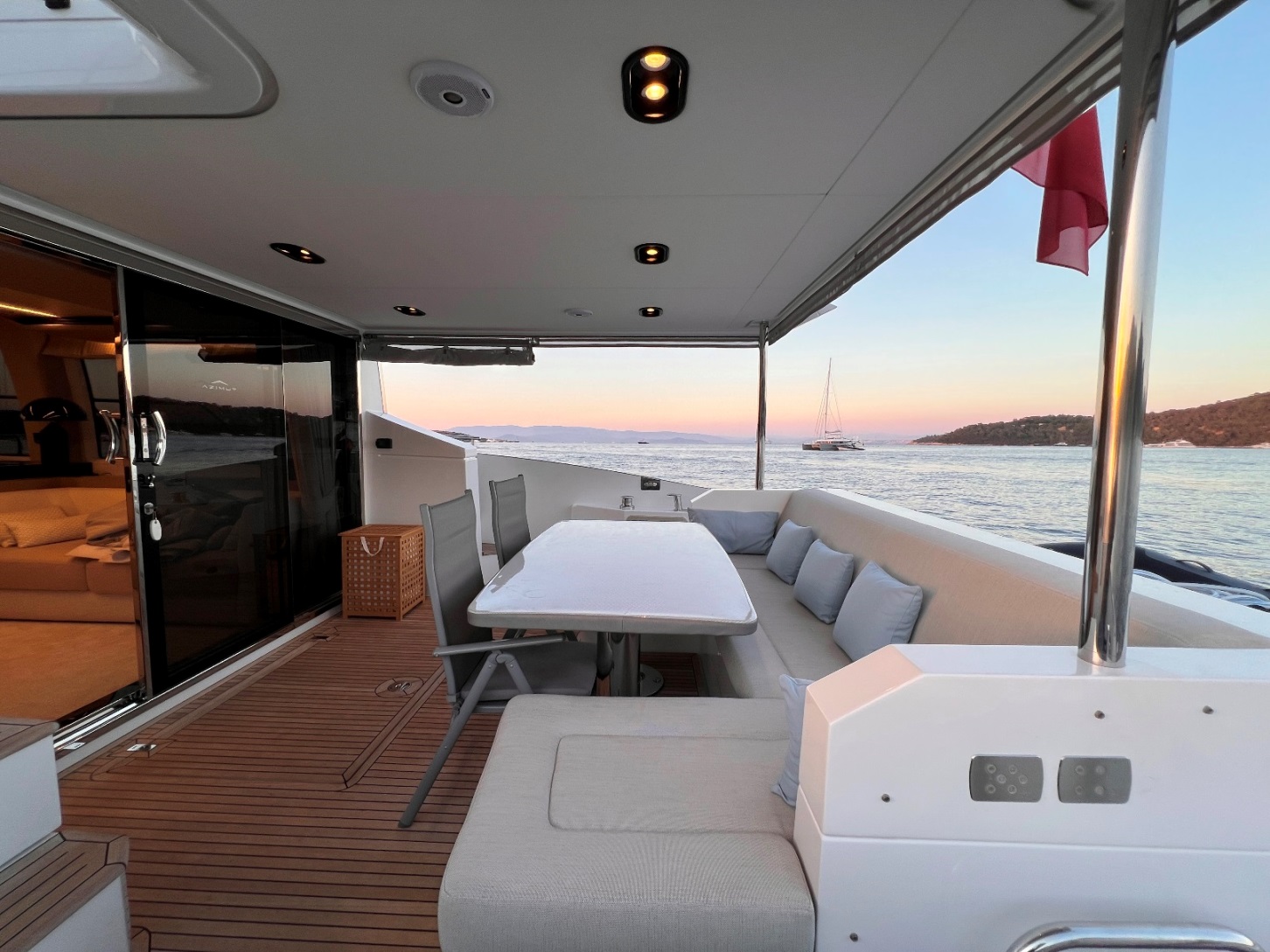 AZIMUT 66 2019
