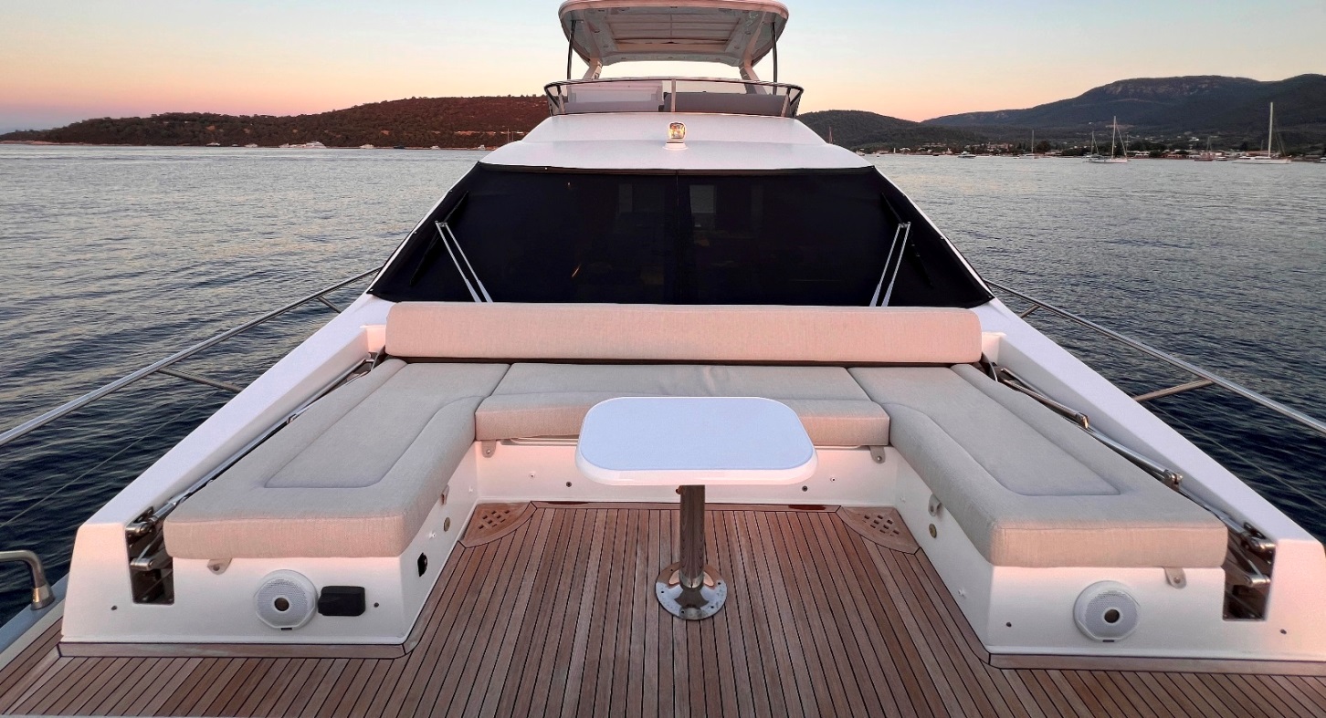 AZIMUT 66 2019