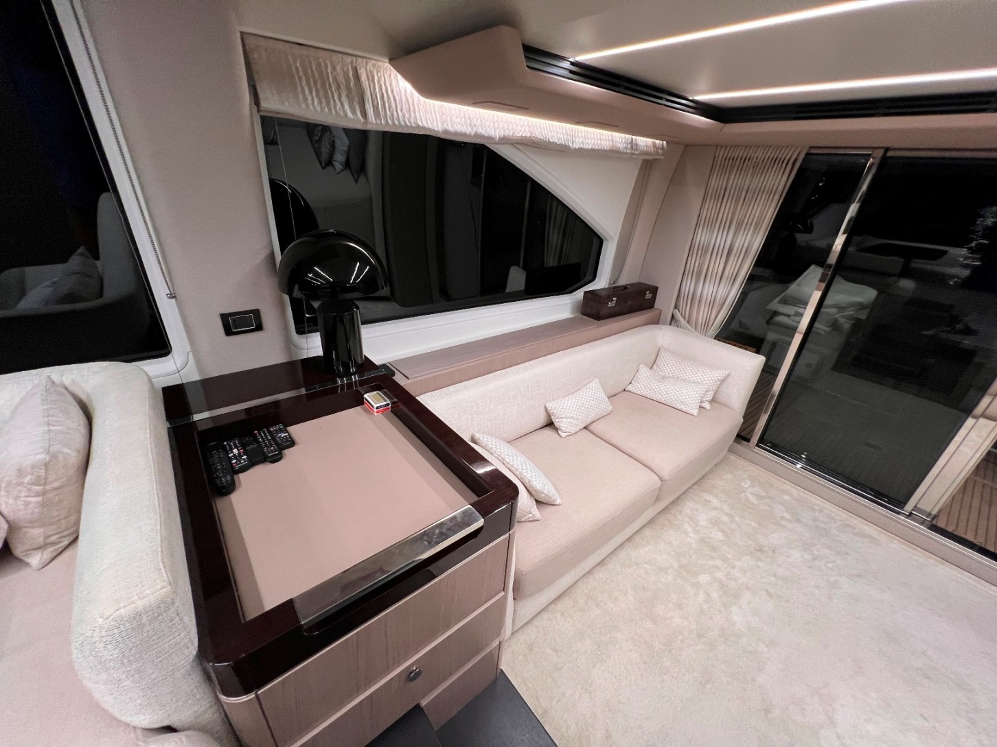 AZIMUT 66 2019