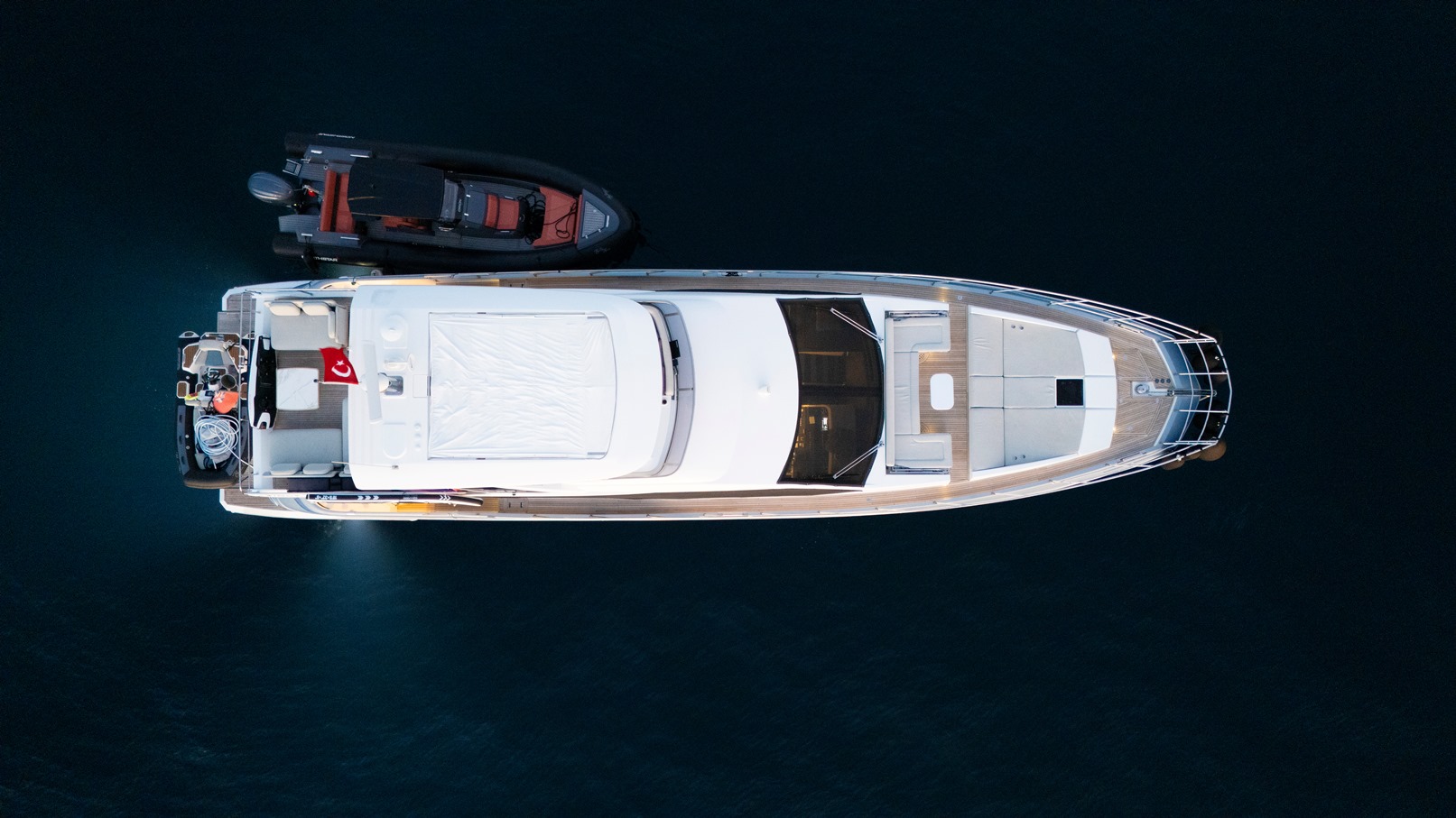 AZIMUT 66 2019