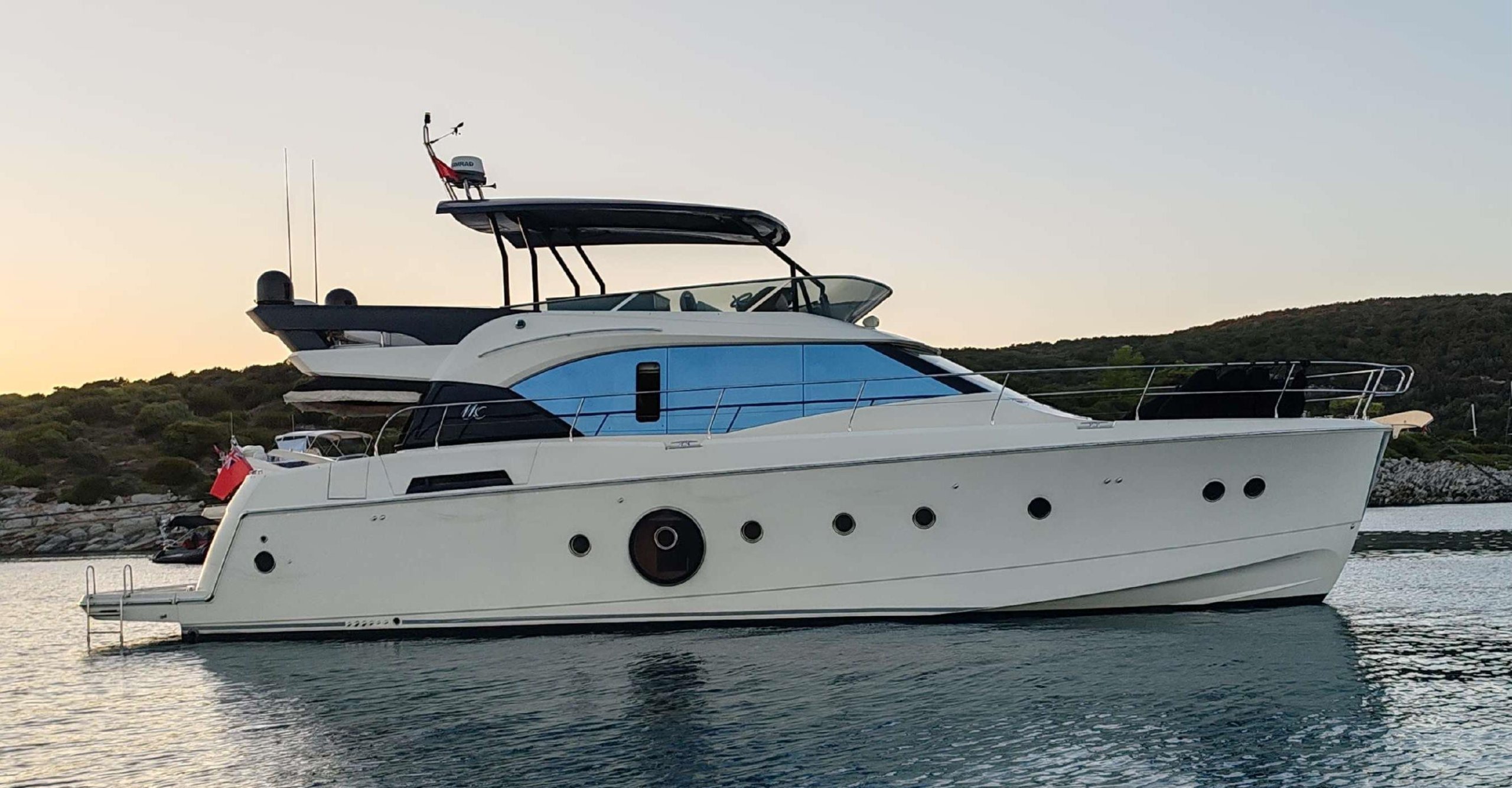 MONTE CARLO YACHTS MC6 2015