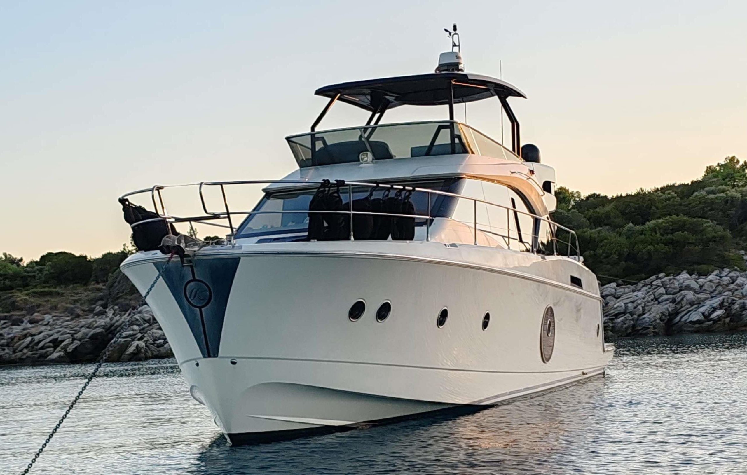 MONTE CARLO YACHTS MC6 2015