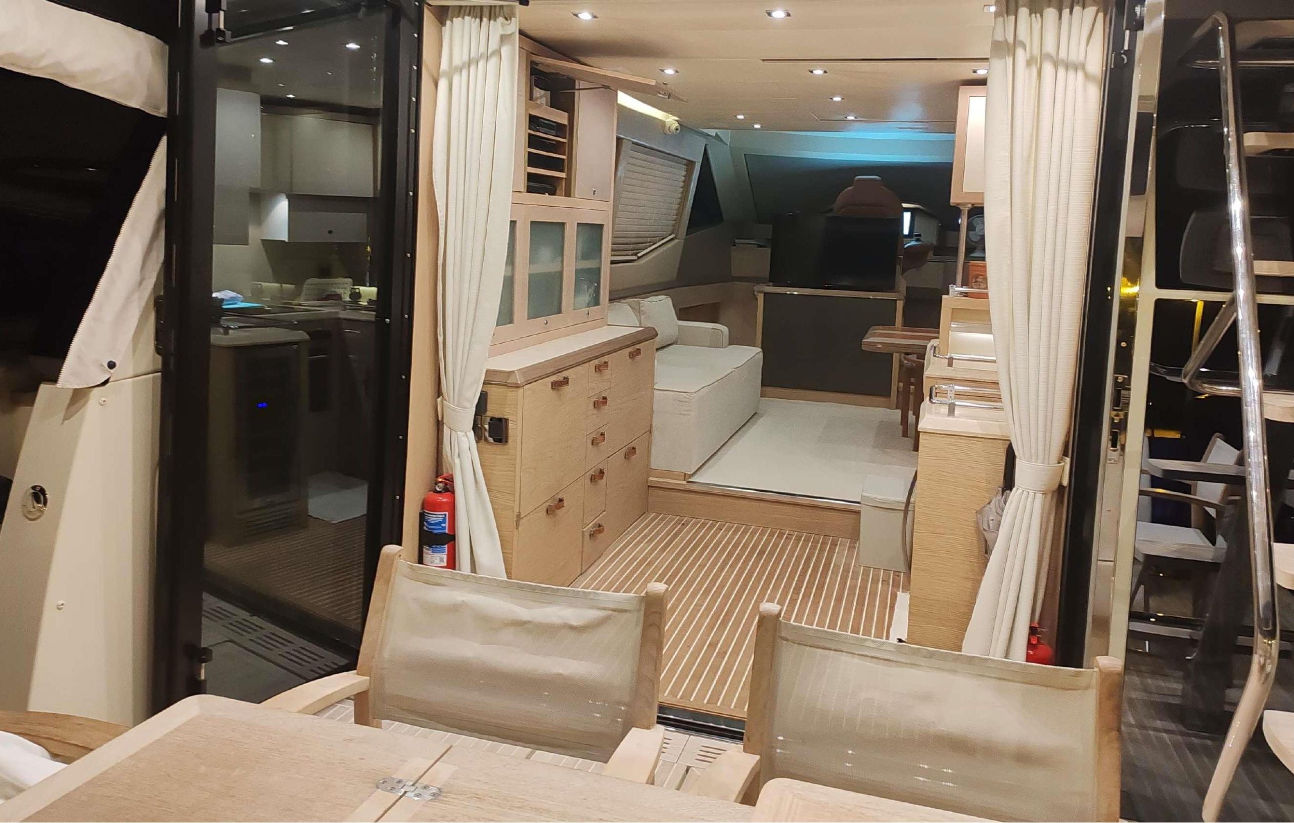 MONTE CARLO YACHTS MC6 2015