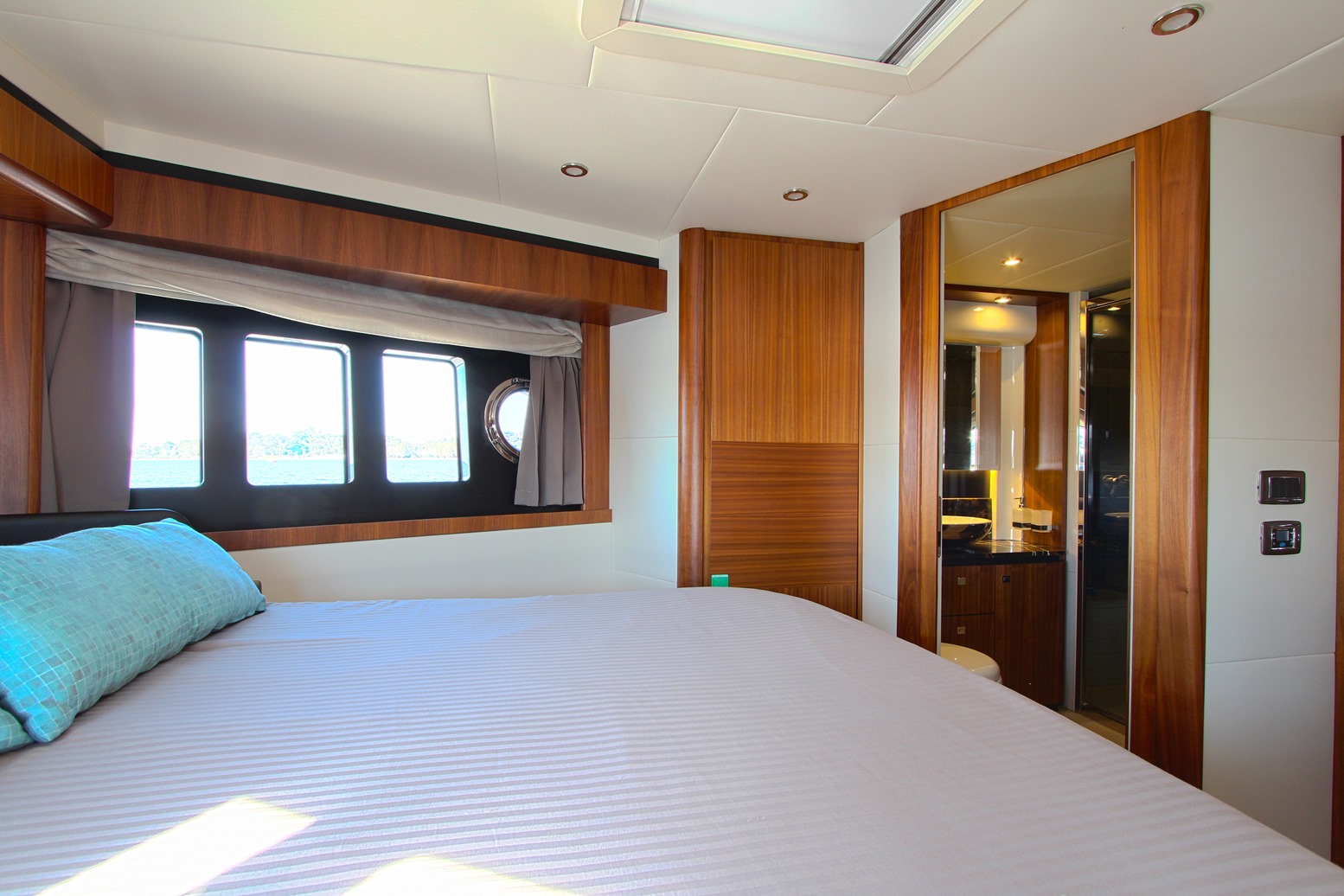 ABSOLUTE NAVETTA 58 2017