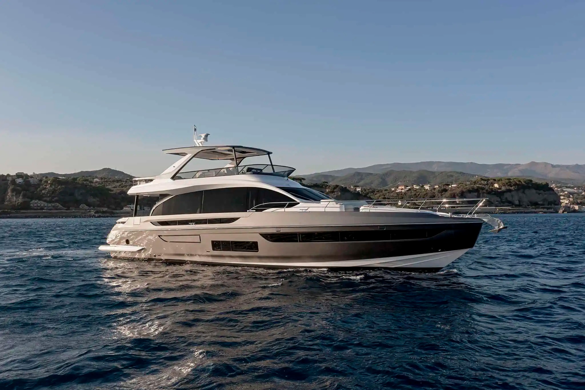 AZIMUT 72 2024
