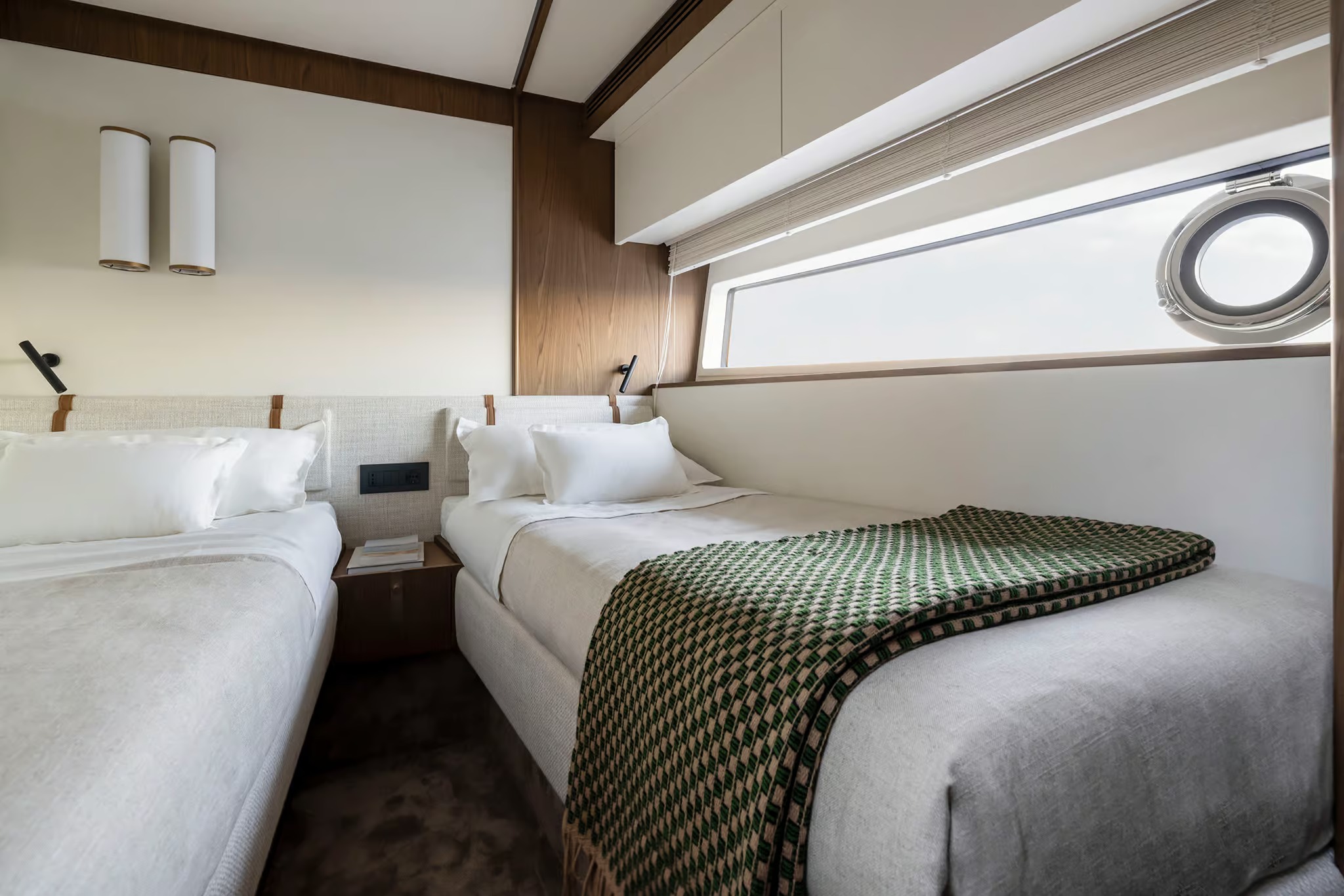AZIMUT 72 2024