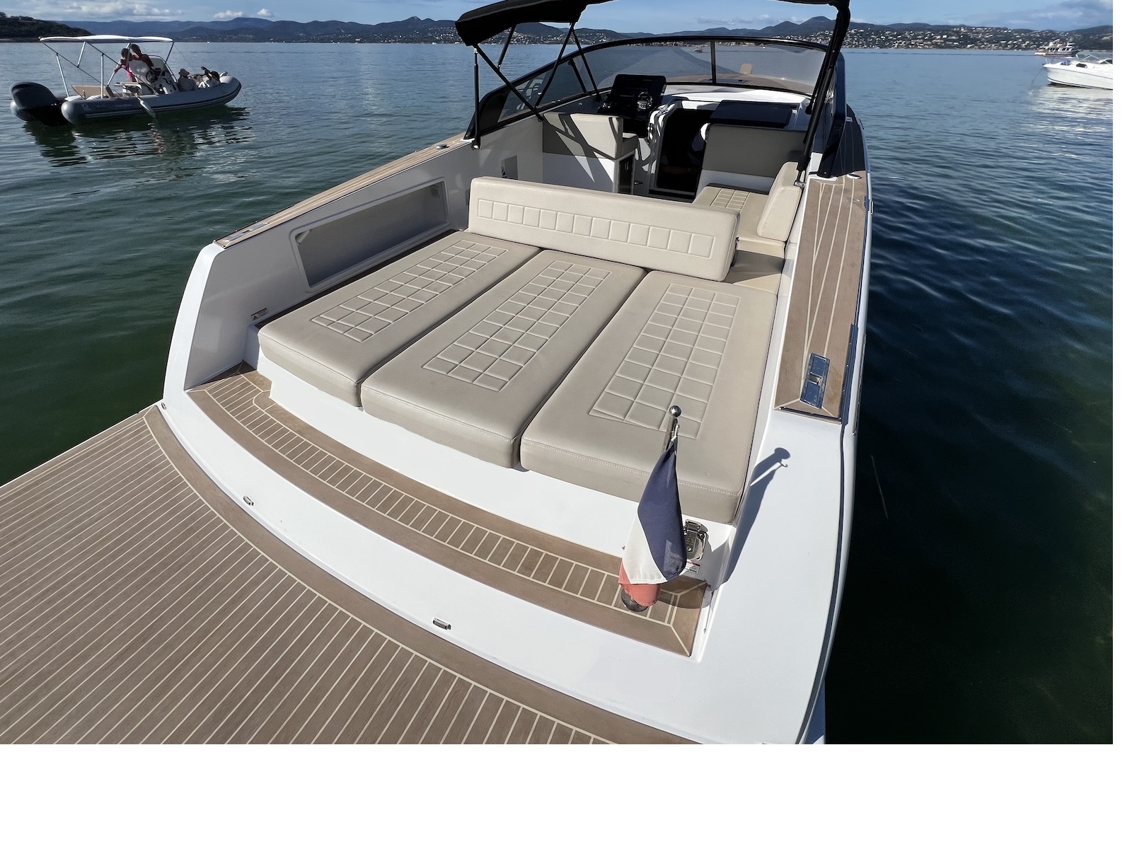 VanDutch 32 2022