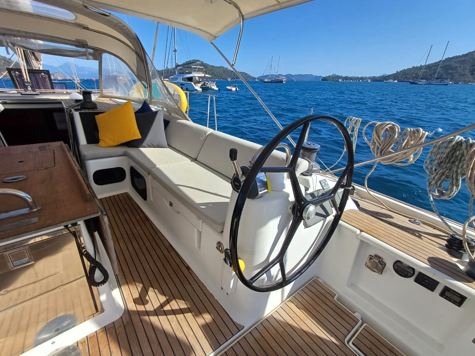 DUFOUR 560 GL 2015
