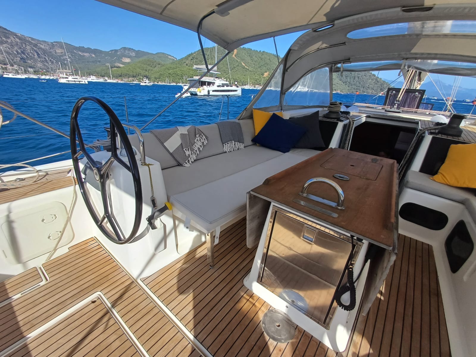 DUFOUR 560 GL 2015