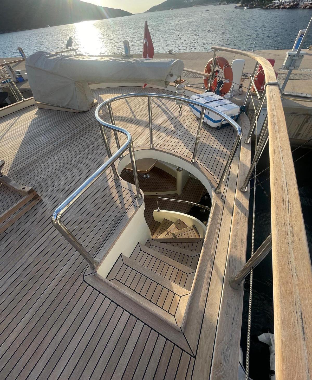 CUSTOM TRAWLER 2014
