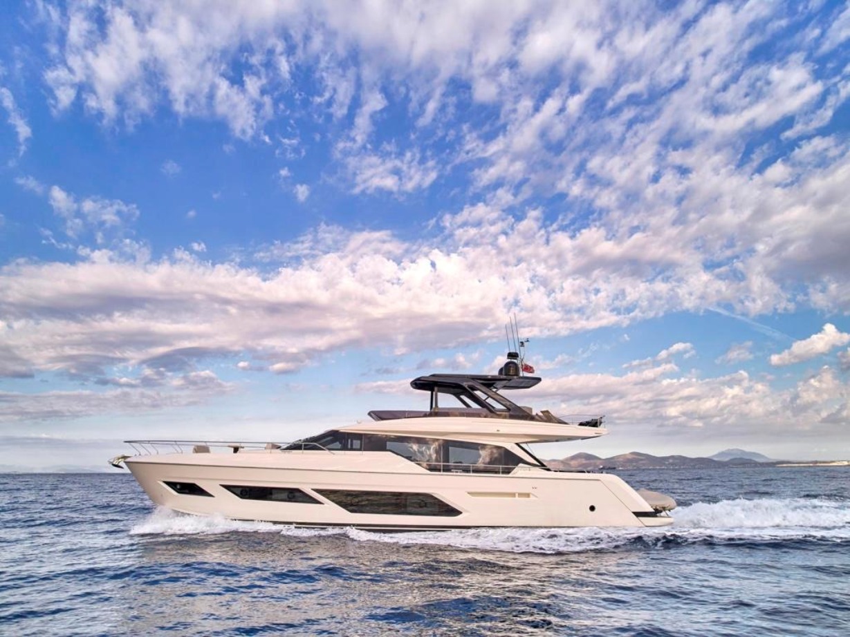 FERRETTI 72 2022