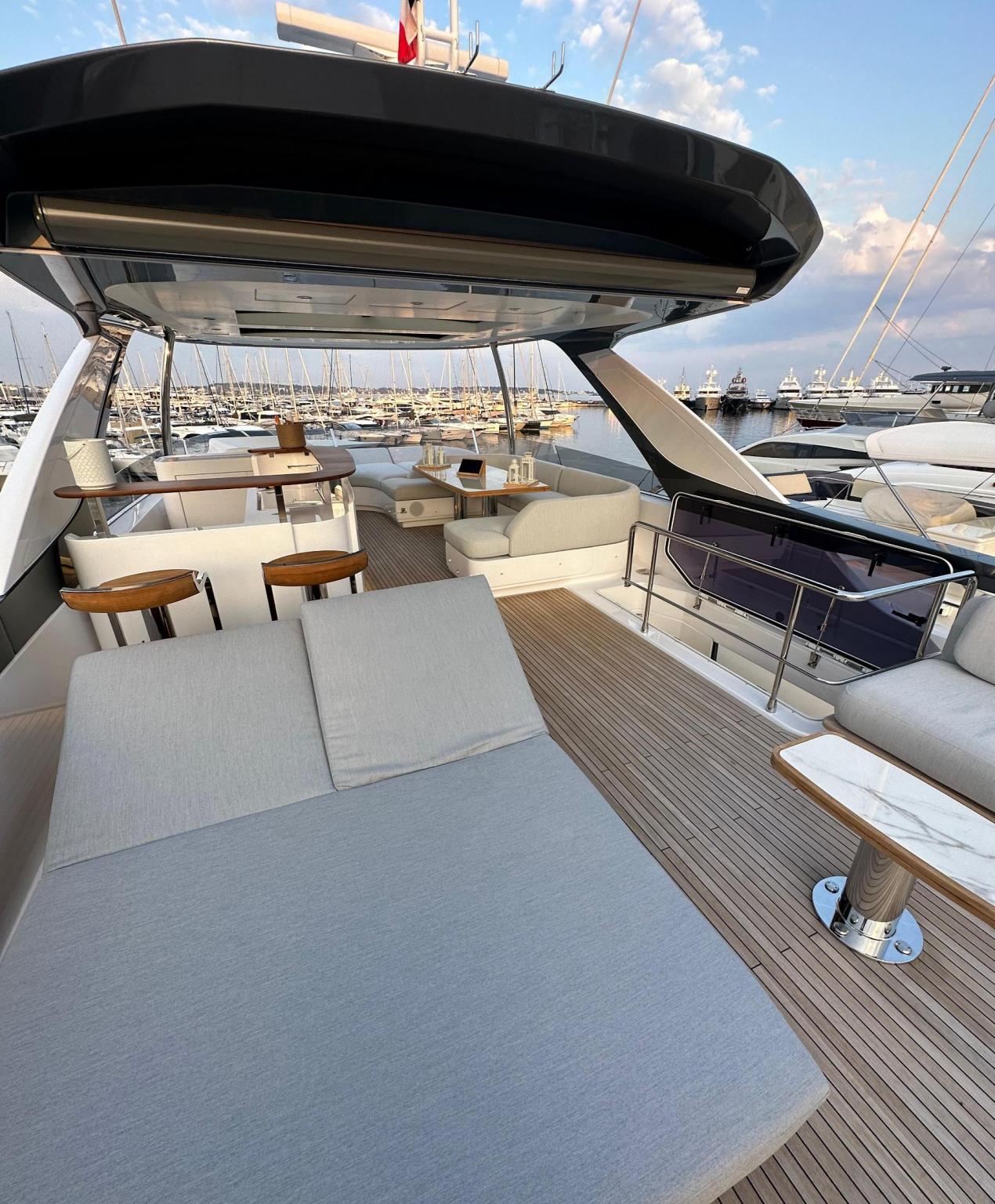 AZIMUT 78 Fly 2023
