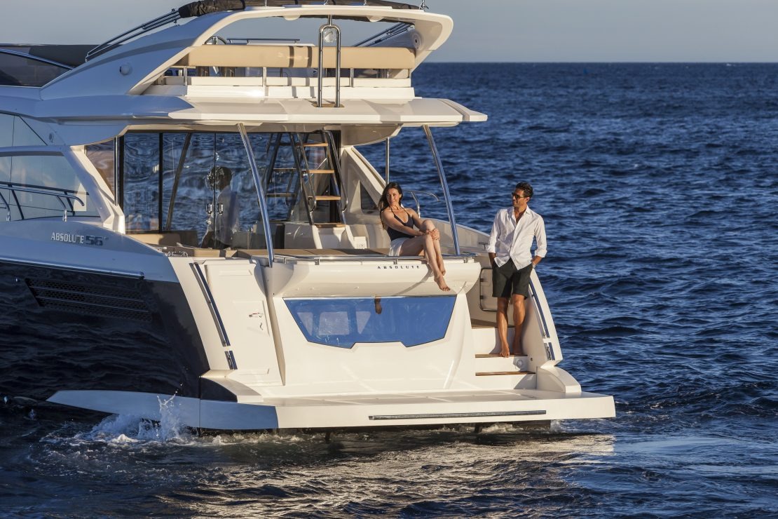 ABSOLUTE 56 FLY 2015