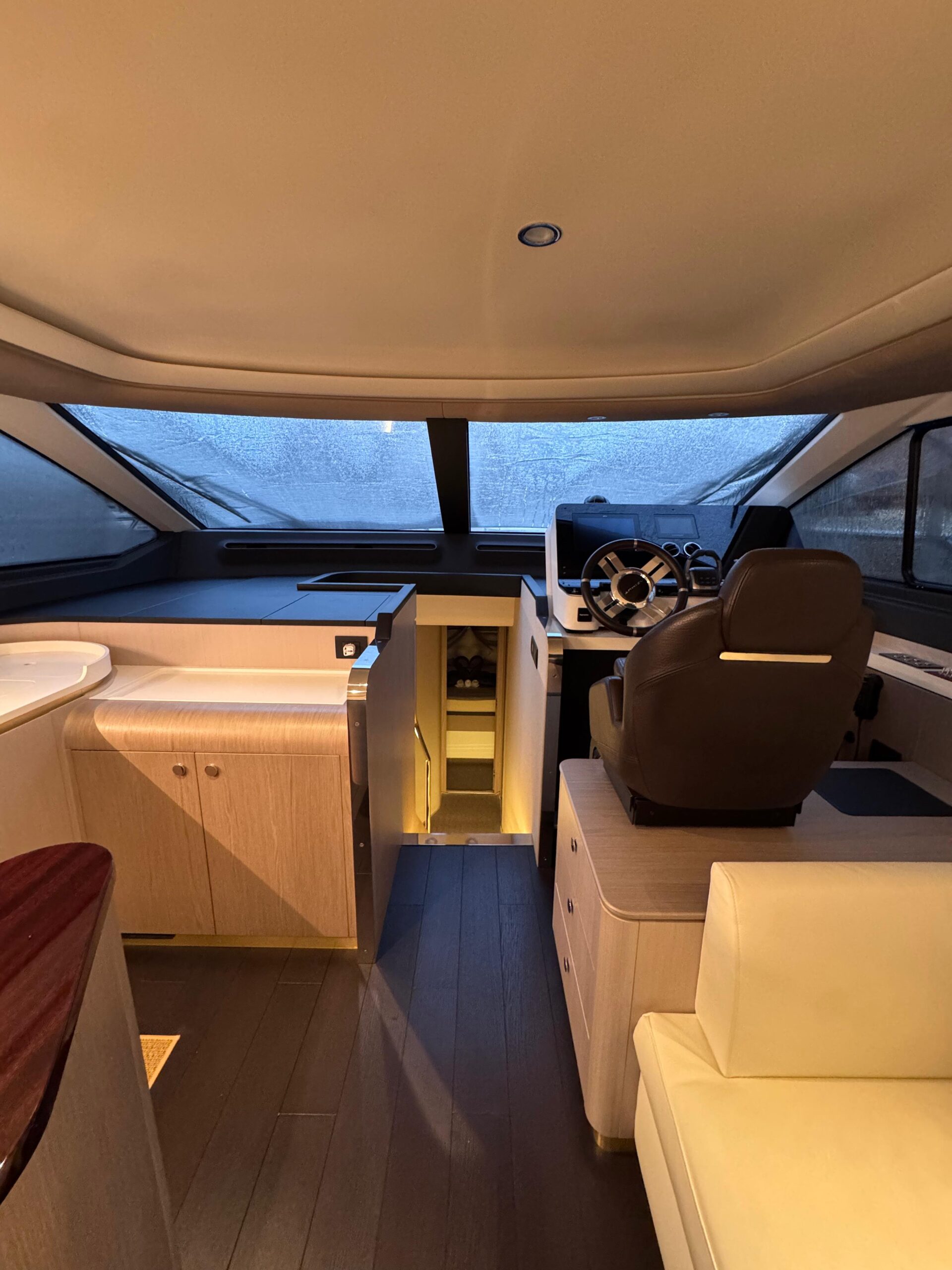 AZIMUT 60 2024