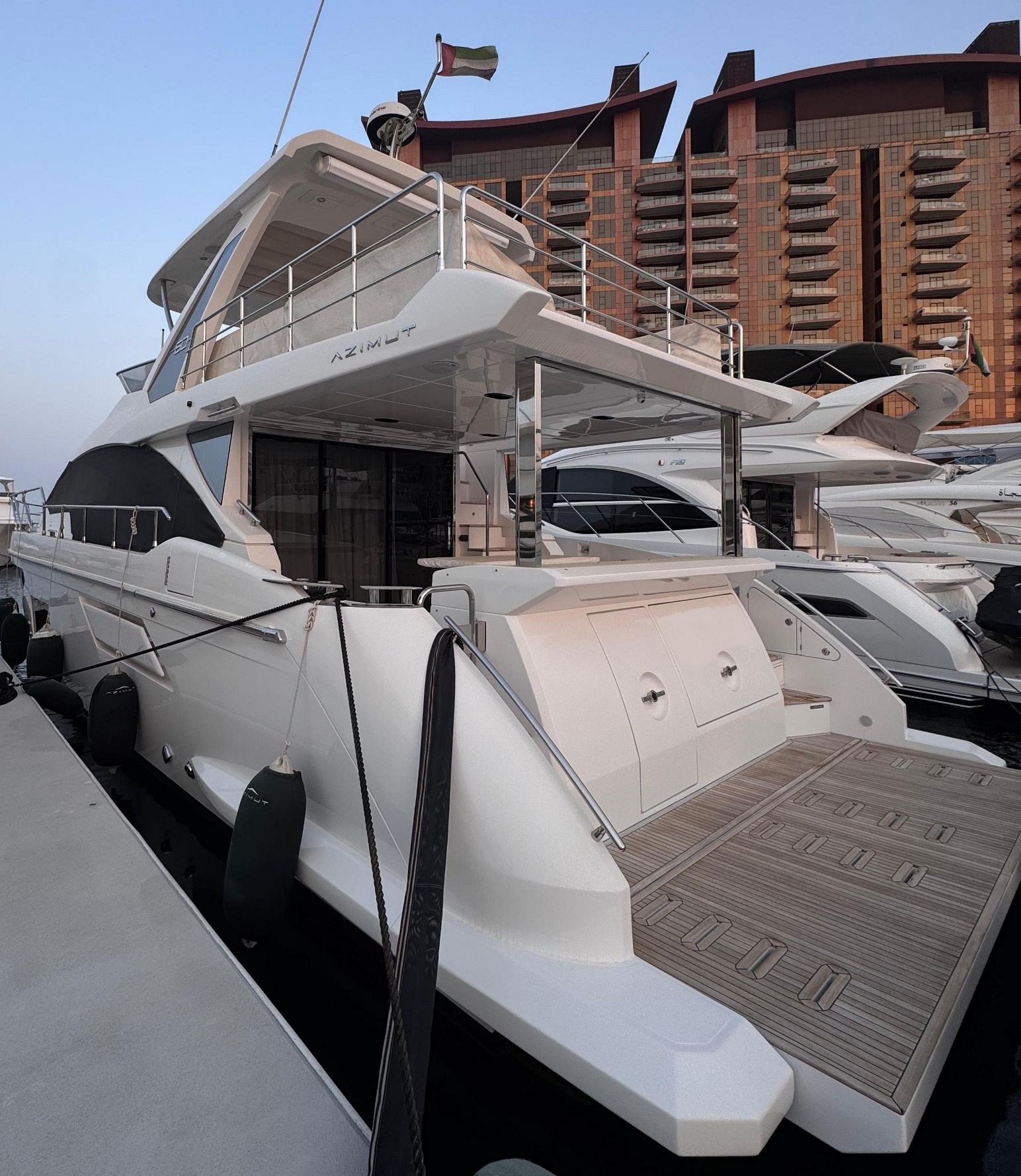 AZIMUT 60 2024