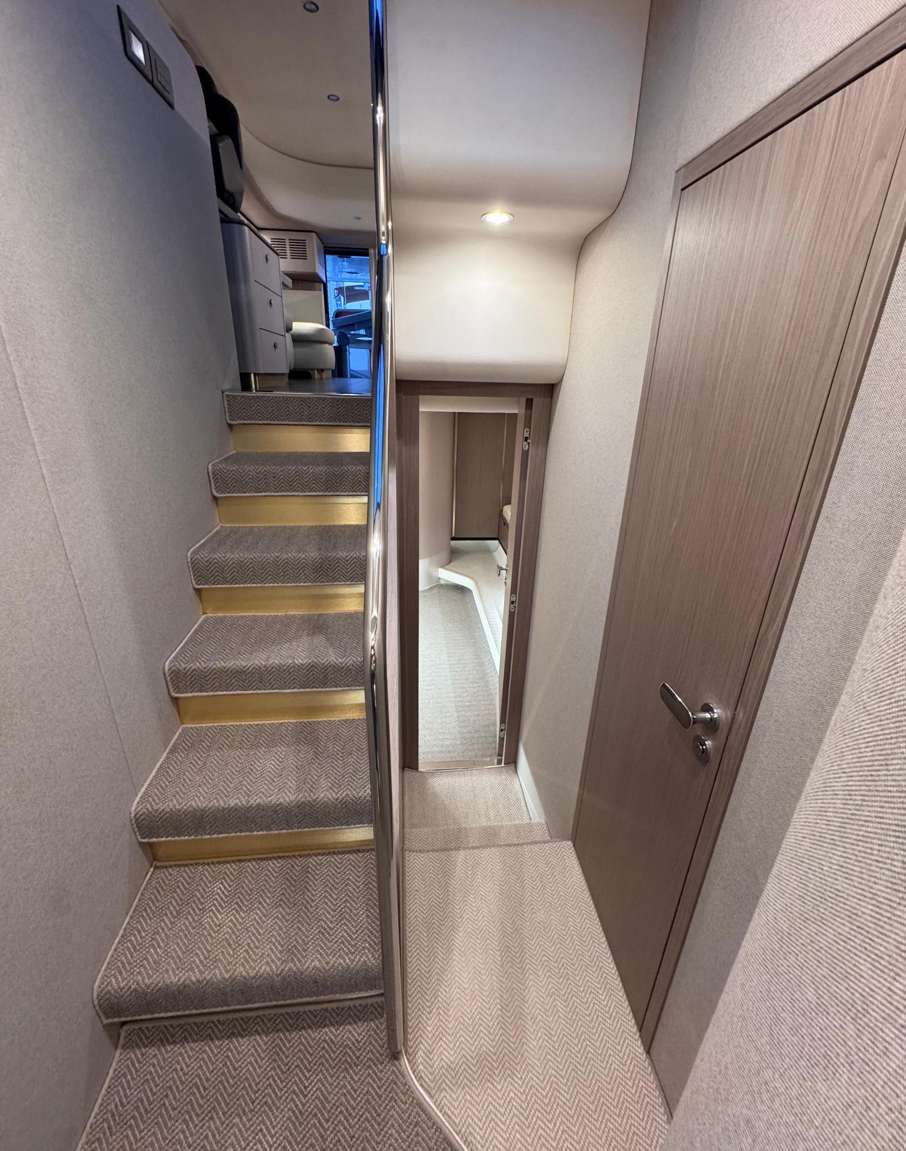 AZIMUT 60 2024