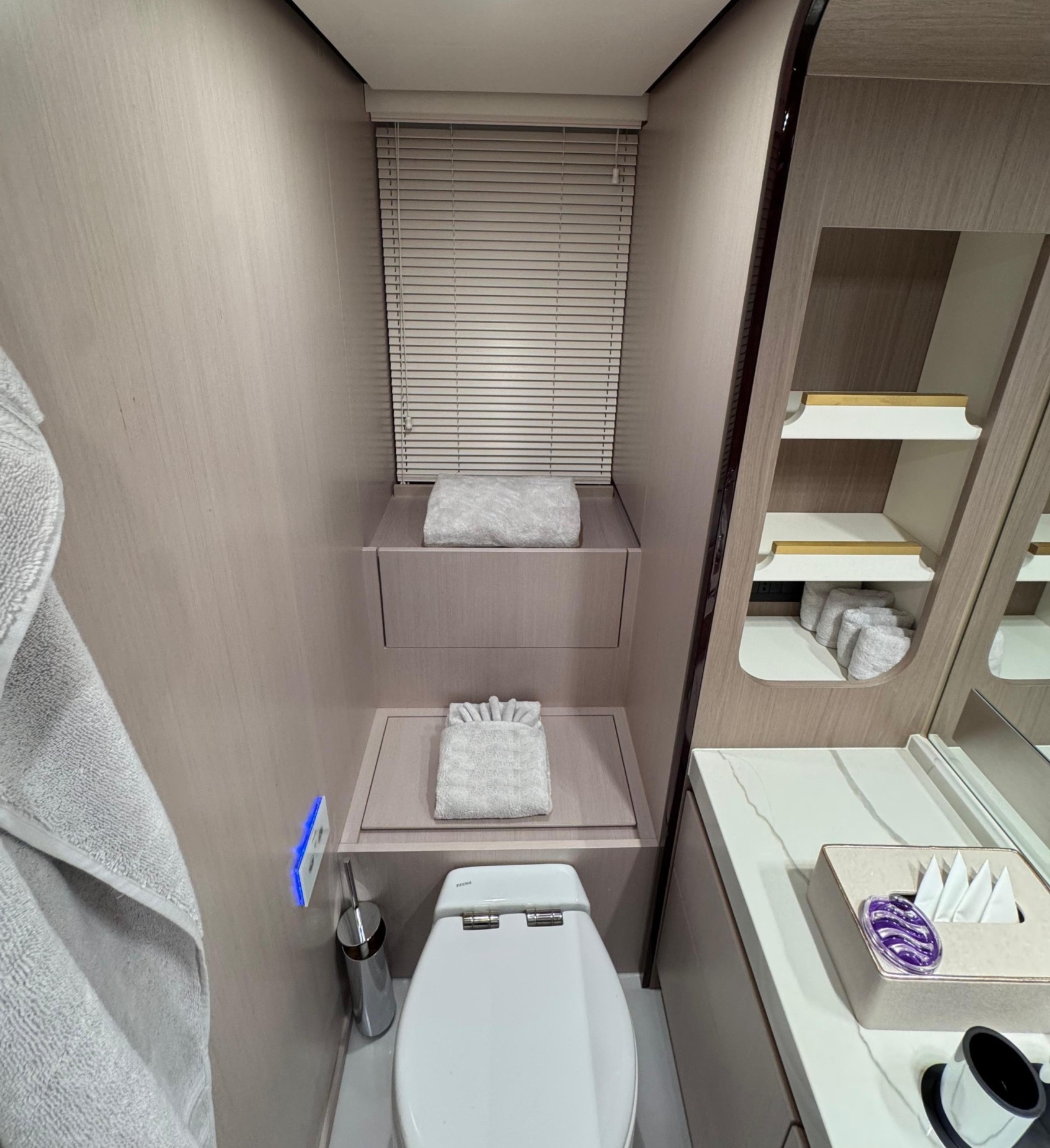AZIMUT 60 2024