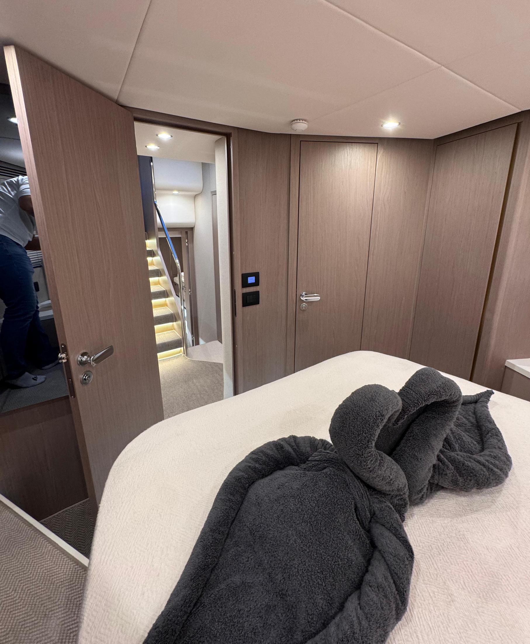 AZIMUT 60 2024