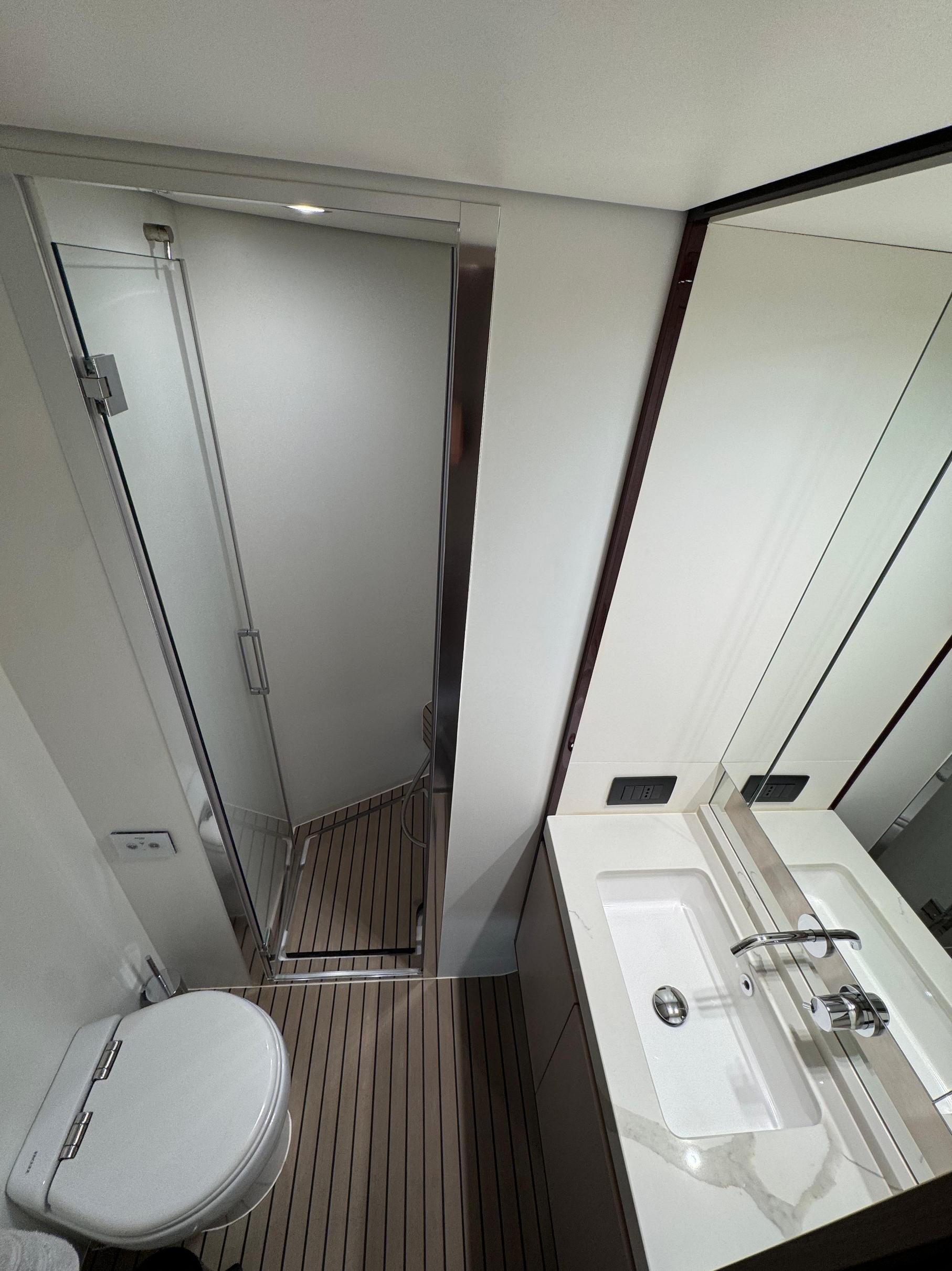 AZIMUT 60 2024