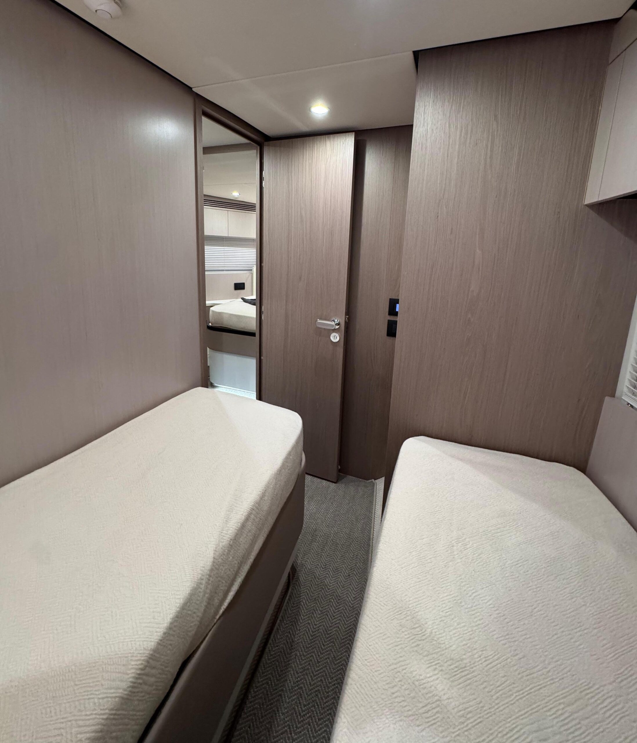 AZIMUT 60 2024