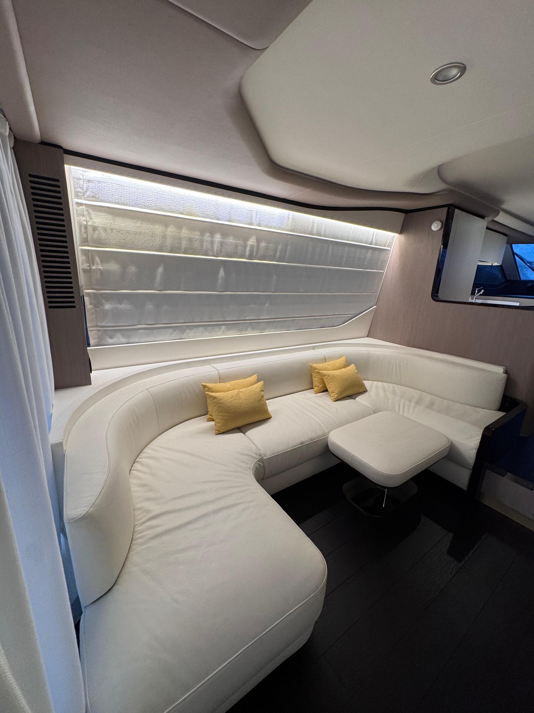 AZIMUT 60 2024