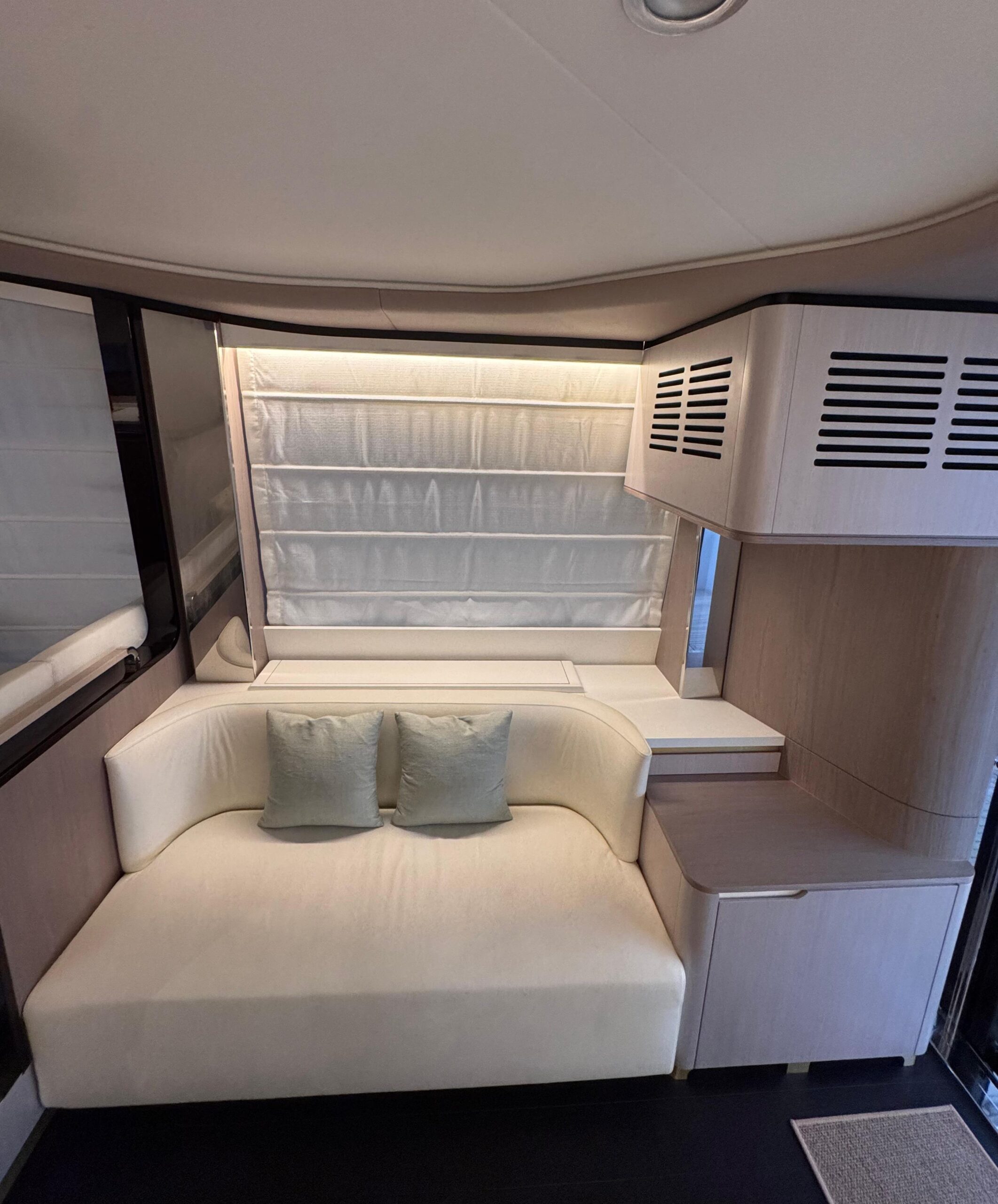 AZIMUT 60 2024