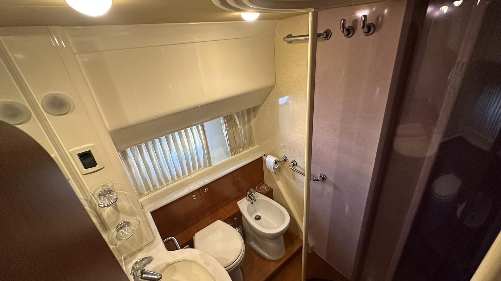 FERRETTI 680 2003