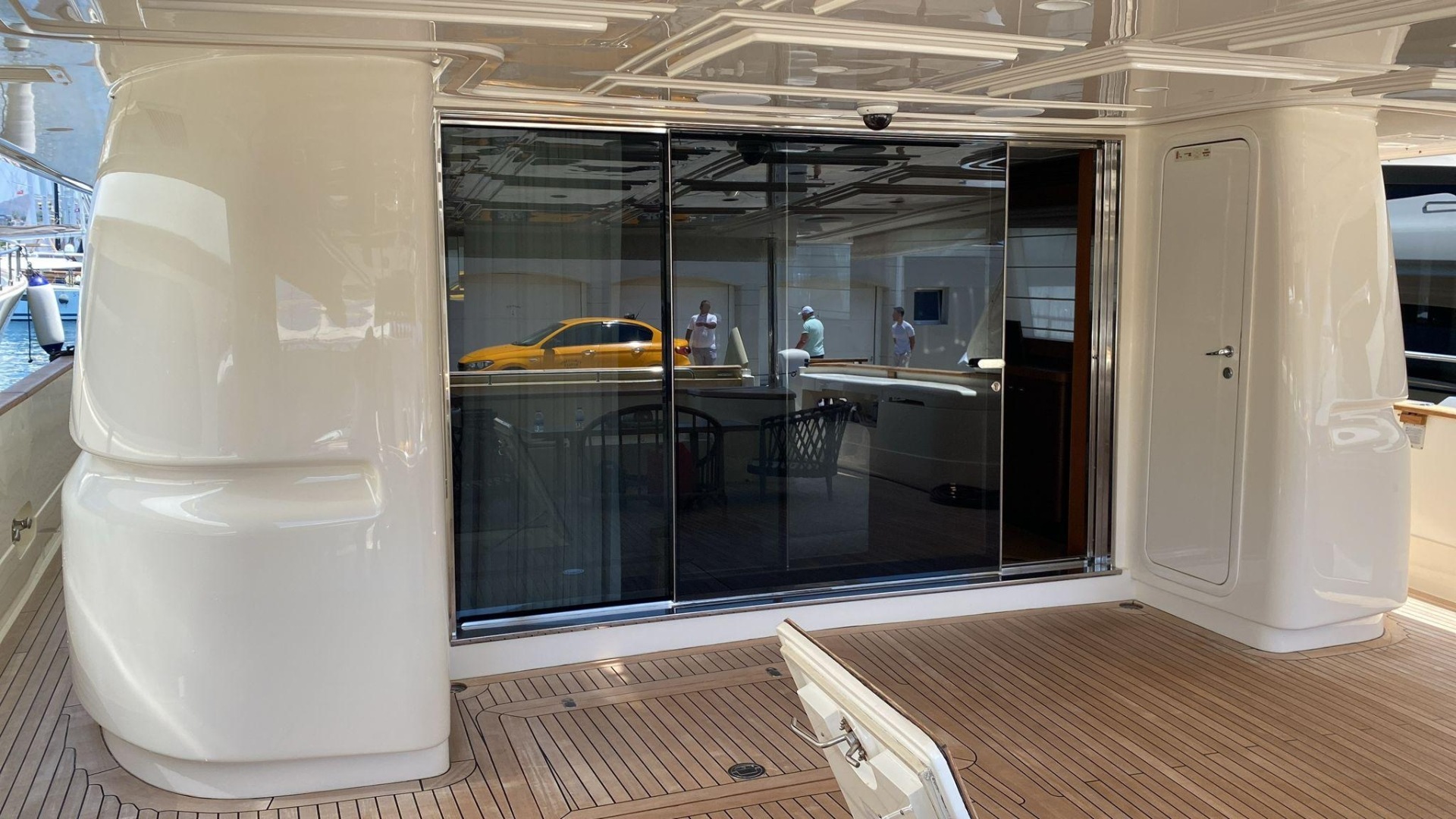 CUSTOM LINE NAVETTA 33 2010