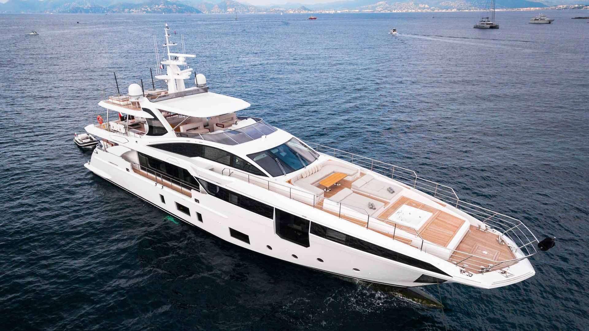 AZIMUT Grande 35 METRI 2019