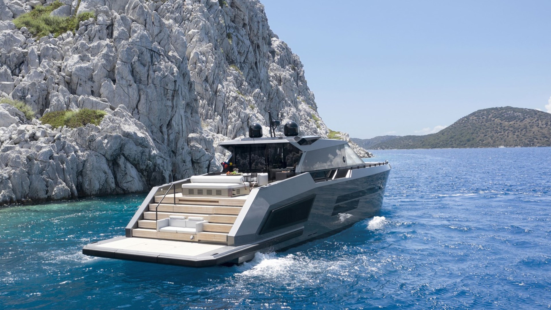 MAZU YACHTS 82 2026