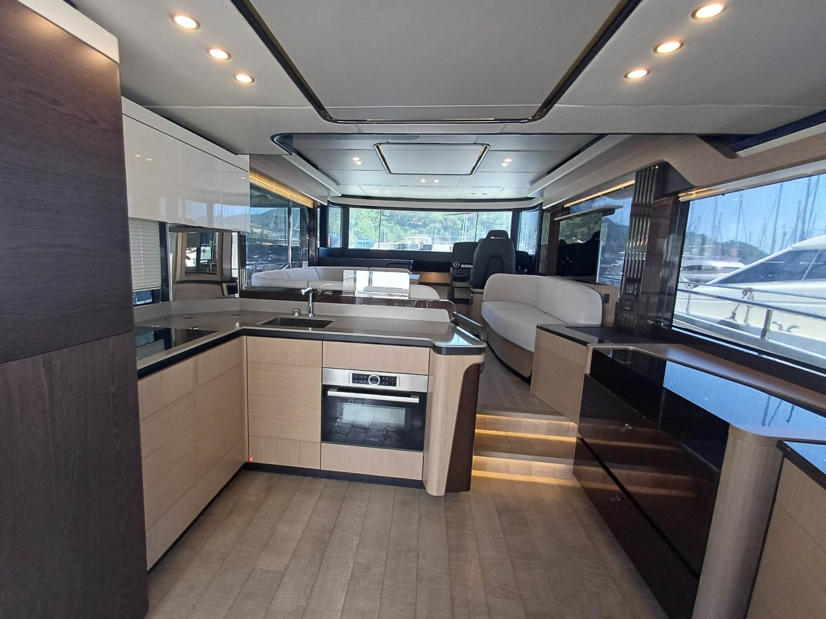 ABSOLUTE NAVETTA 52 2024