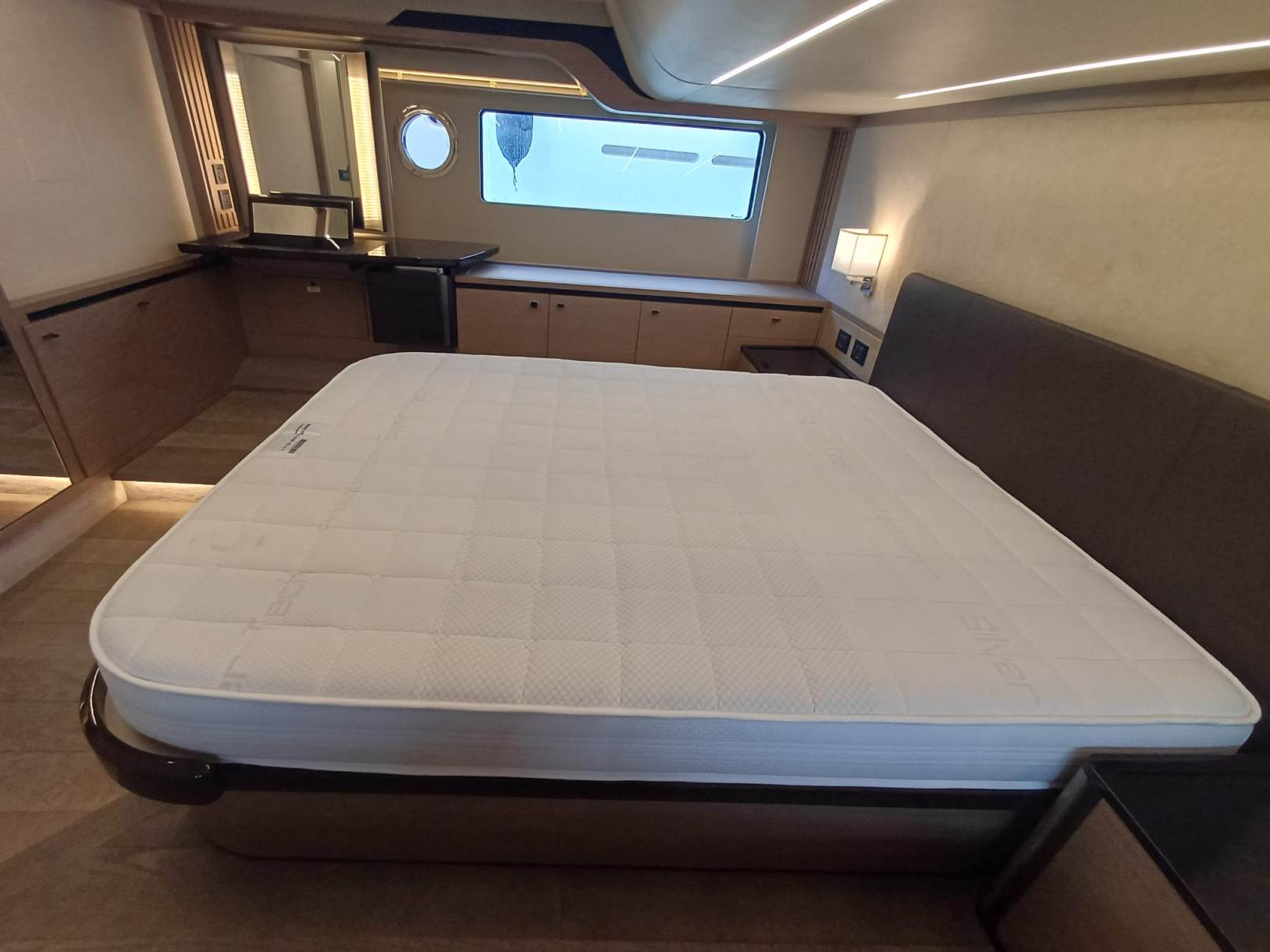 ABSOLUTE NAVETTA 52 2024