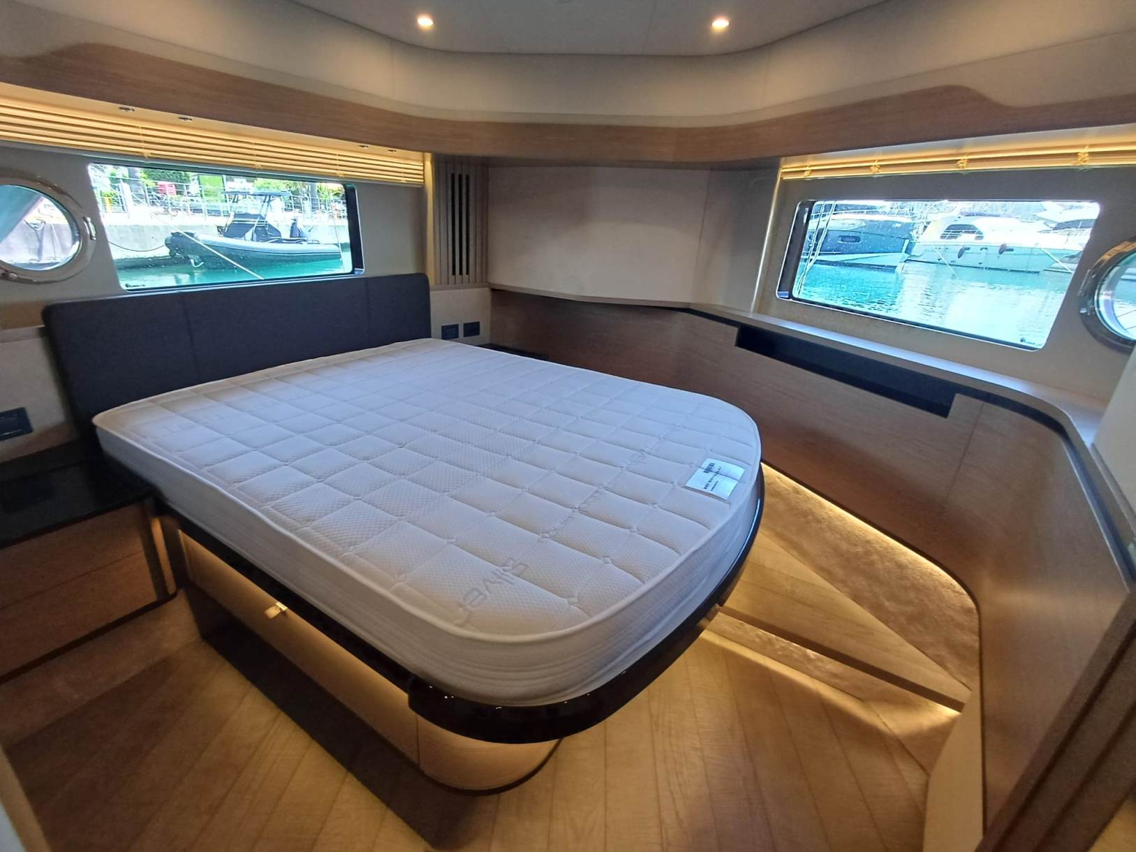 ABSOLUTE NAVETTA 52 2024